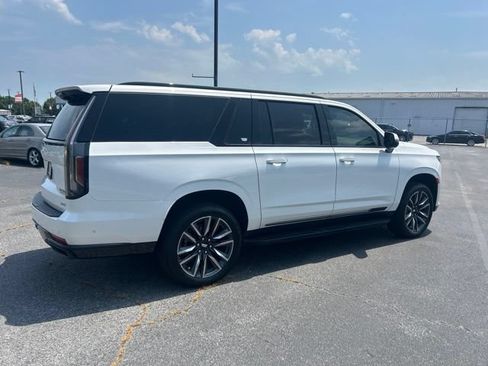 Used 2023 Cadillac Escalade ESV Sport Platinum AWD/4WD image 4