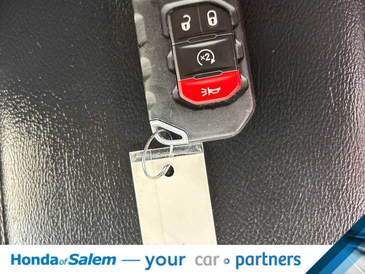 Used 2020 Jeep Wrangler Unlimited Sahara AWD/4WD image 20