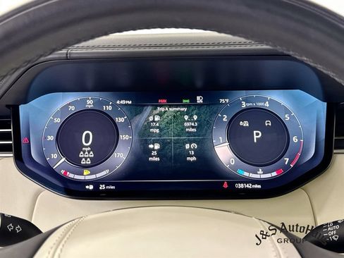 Used 2022 Land Rover Range Rover Long Wheelbase SE AWD/4WD image 15