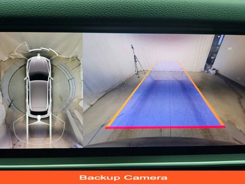 Used 2021 Porsche Cayenne w/ Premium Package image 19