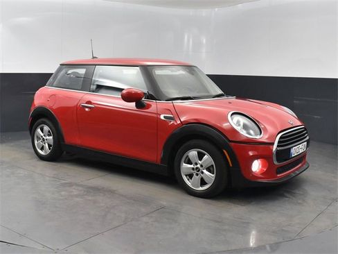Used 2020 MINI Cooper 2-Door Hardtop w/ Storage Package image 21