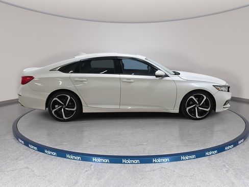 Used 2018 Honda Accord Sport image 5