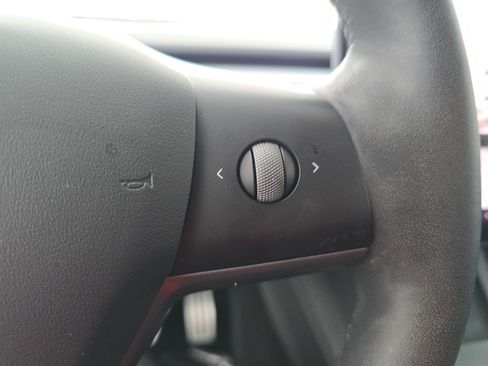Used 2022 Tesla Model Y Performance AWD/4WD image 18