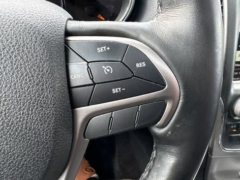 Used 2018 Jeep Grand Cherokee Altitude AWD/4WD image 26