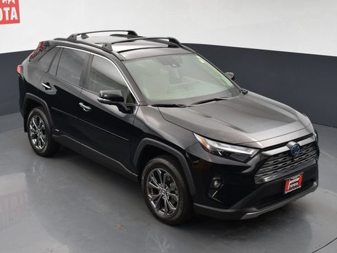 Used 2023 Toyota RAV4 Limited AWD/4WD image 31