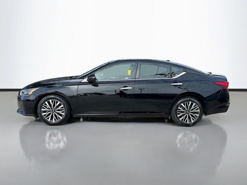 Used 2024 Nissan Altima 2.5 SV image 8
