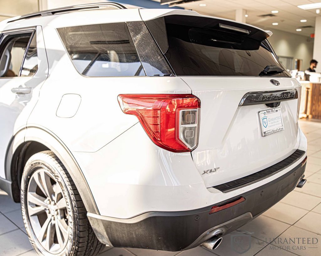 Used 2021 Ford Explorer XLT w/ Equipment Group 202A RWD image 15