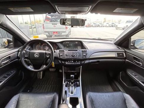 Used 2017 Honda Accord Sport Special Edition image 10