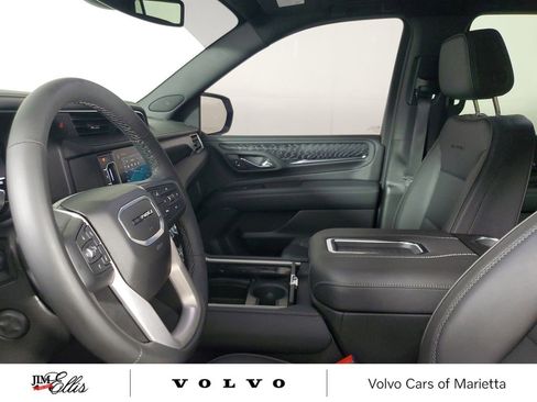 Used 2024 GMC Yukon Denali RWD image 25