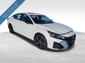 Used 2024 Nissan Altima 2.5 SR video 1