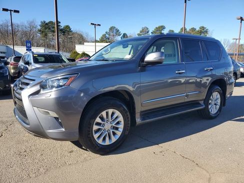 Used 2018 Lexus GX 460 image 3