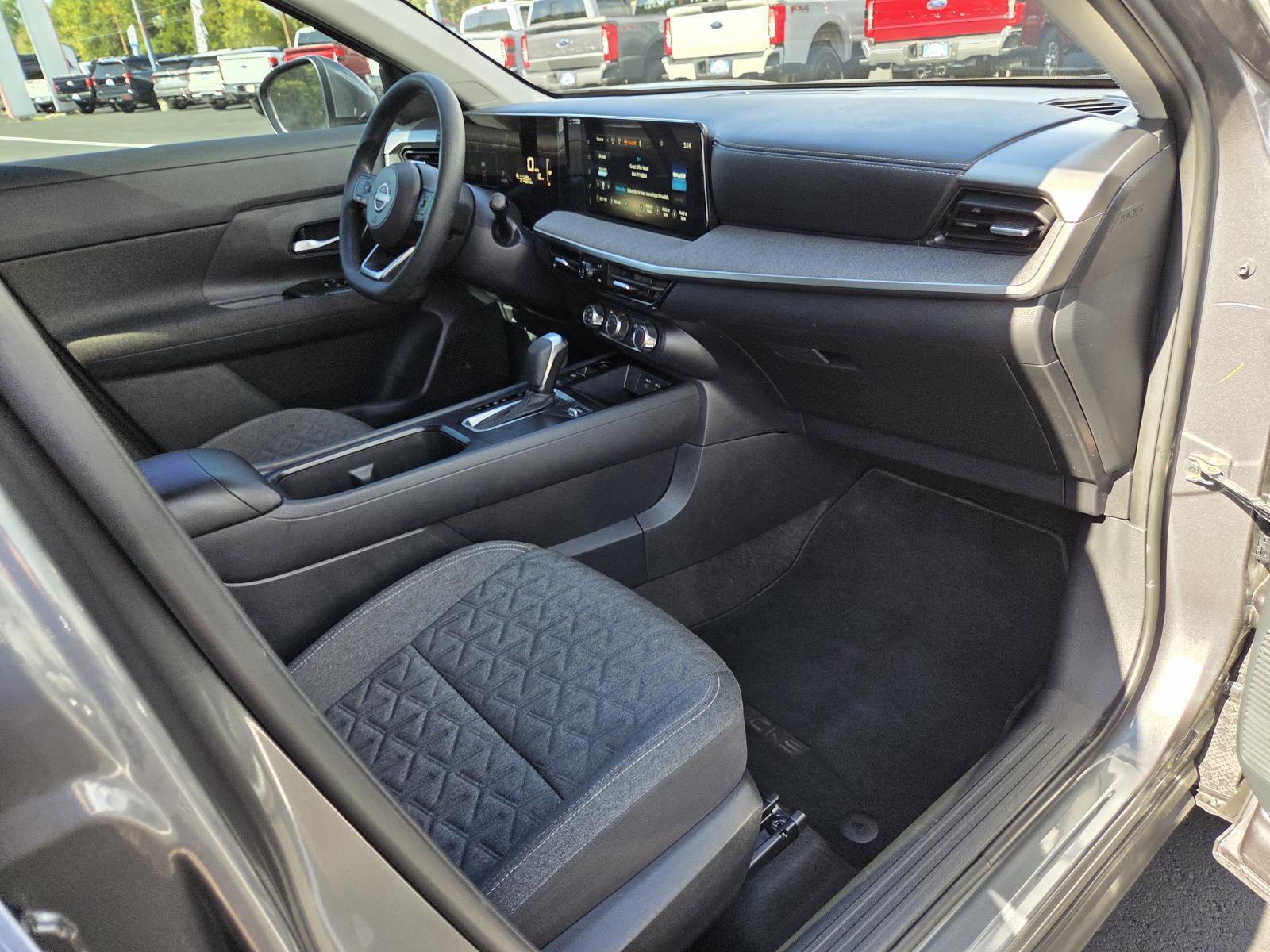 Used 2025 Nissan Kicks SV FWD image 21