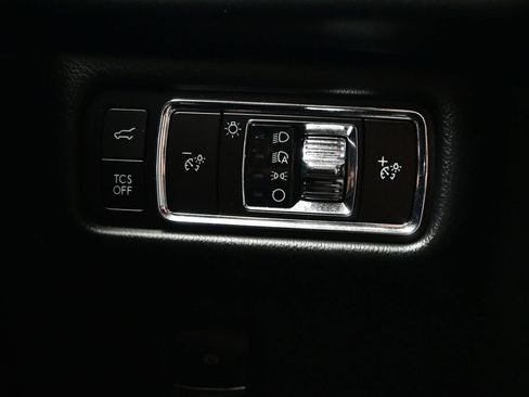 Used 2023 Lincoln Nautilus FWD w/ Premium Package image 15