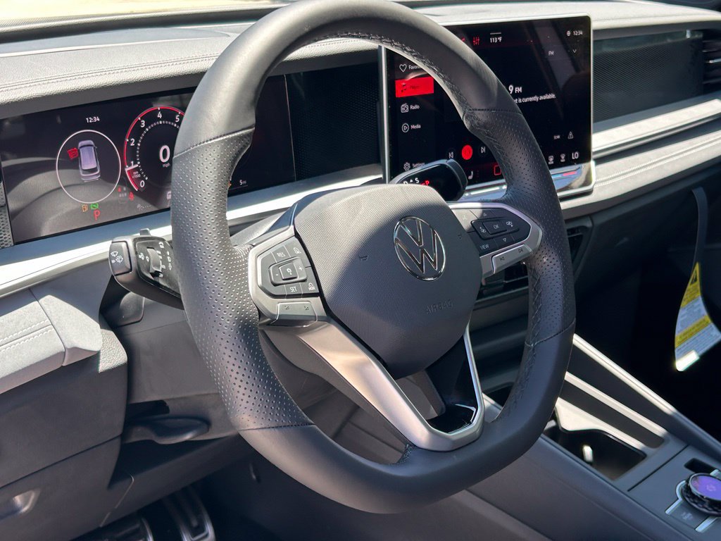 New 2026 Volkswagen Tiguan SE R-Line FWD image 17