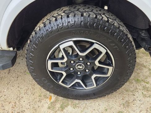 Used 2022 Ford Bronco Outer Banks image 14