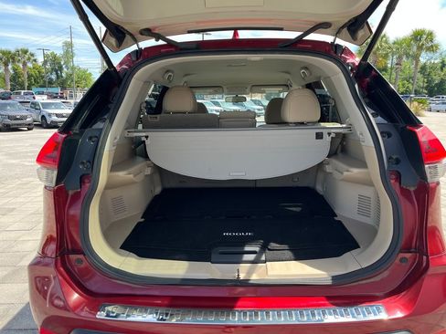 Used 2018 Nissan Rogue SV FWD image 13