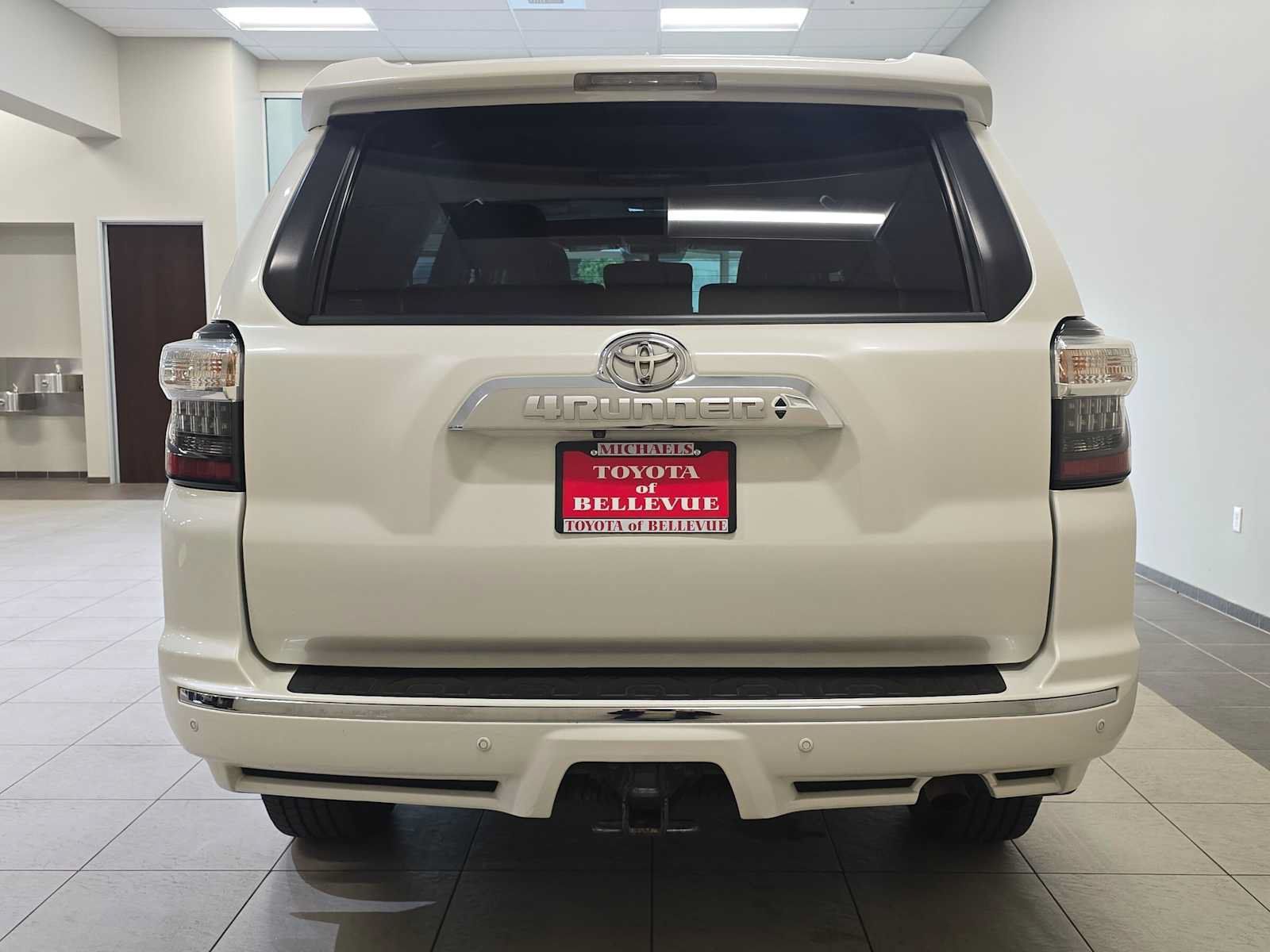 Used 2015 Toyota 4Runner Limited AWD/4WD image 5