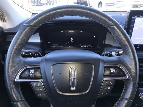 Used 2022 Lincoln Nautilus AWD w/ Premium Package image 14