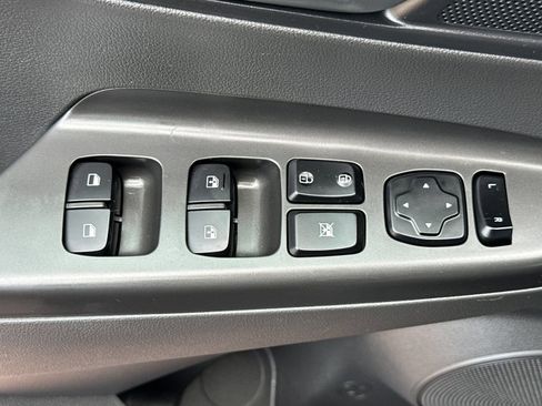 Used 2021 Hyundai Kona SEL Plus AWD/4WD image 12