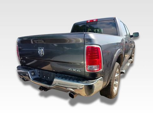 Used 2017 RAM 1500 Laramie w/ Convenience Group AWD/4WD image 4