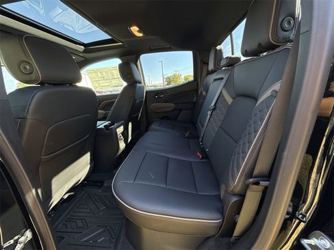 New 2026 GMC Canyon Denali w/ LPO, Denali Black Edition image 25