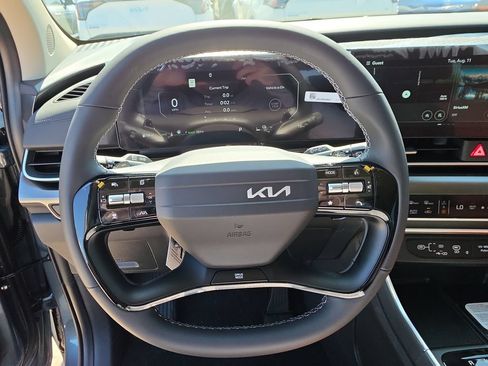 New 2027 Kia Carnival SX w/ Dark Edition Package FWD image 31