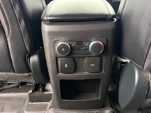 Used 2021 Ford Explorer XLT w/ Equipment Group 202A image 9