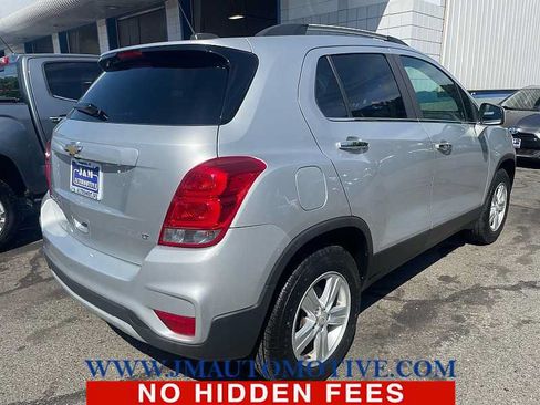 Used 2018 Chevrolet Trax LT w/ LT Convenience Package AWD/4WD image 3