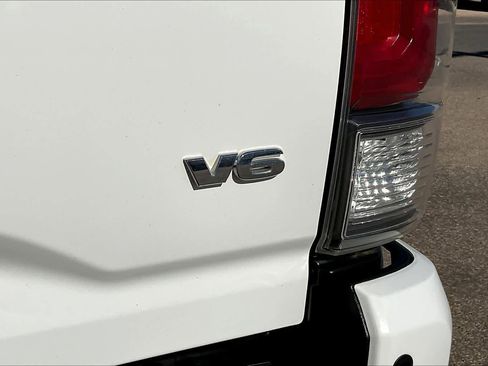 Used 2023 Toyota Tacoma TRD Off-Road image 9