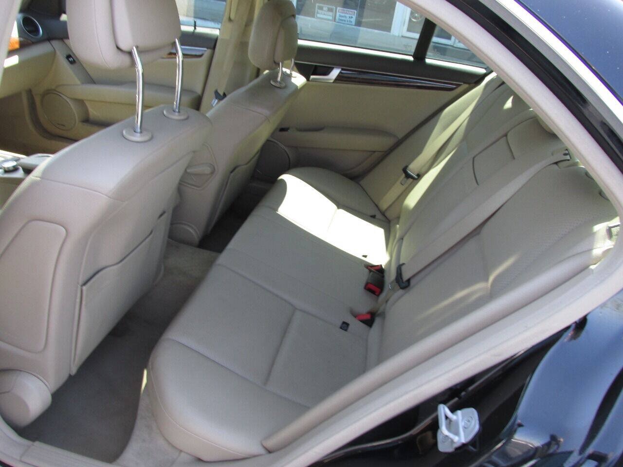Used 2012 Mercedes-Benz C 300 4MATIC Sedan image 15