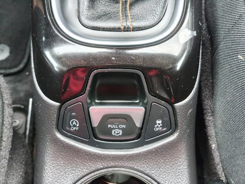 Used 2018 Jeep Compass Limited AWD/4WD image 28