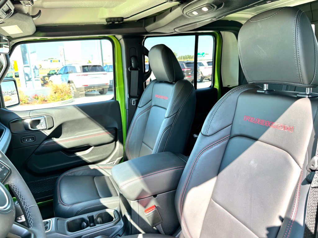 Used 2025 Jeep Gladiator Rubicon w/ Convenience Group AWD/4WD image 16