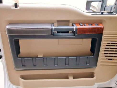 Used 2016 Ford F250 King Ranch w/ FX4 Off-Road Package image 18