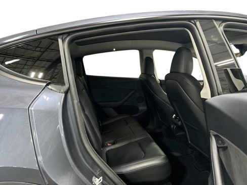 Certified 2023 Tesla Model Y Long Range AWD/4WD image 11