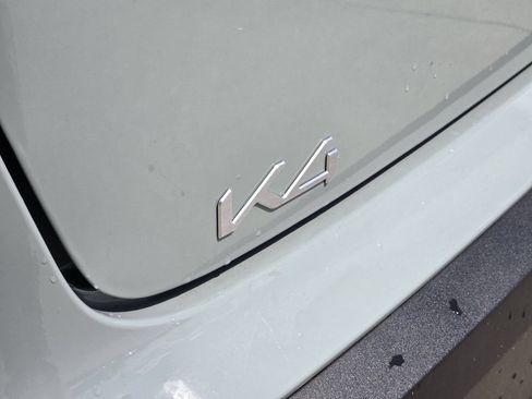 New 2026 Kia K4 FWD image 8