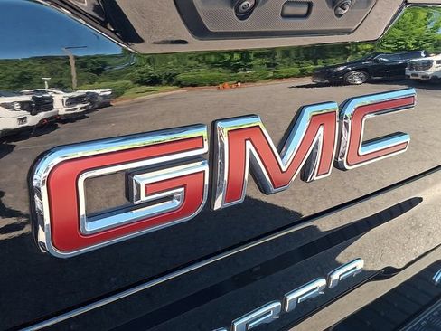 Used 2025 GMC Sierra 1500 AT4 w/ AT4 Premium Package AWD/4WD image 26
