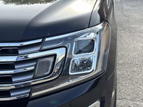 Used 2018 Ford Expedition Max Limited w/ Equipment Group 301A image 10