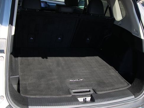 Certified 2023 Nissan Rogue SV w/ SV Premium B Package FWD image 13