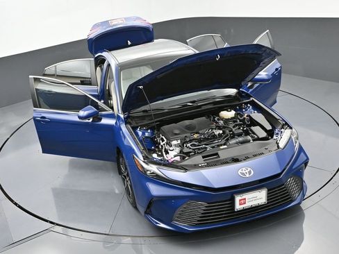Certified 2025 Toyota Camry XLE image 51
