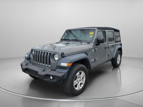 Used 2018 Jeep Wrangler Unlimited Sport S image 2