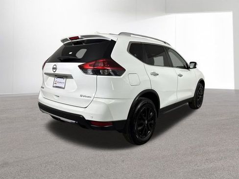 Used 2020 Nissan Rogue SV image 34