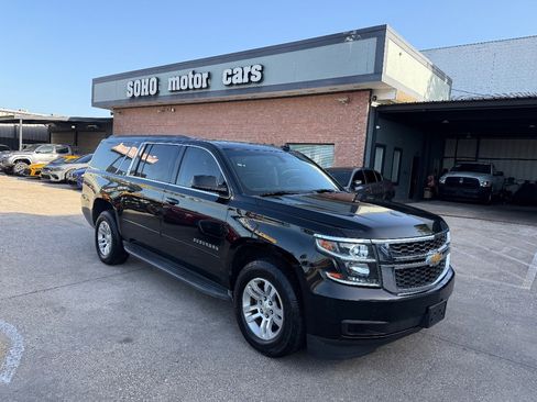 Used 2016 Chevrolet Suburban LS RWD image 3
