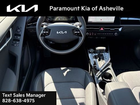 New 2025 Kia Niro SX image 24