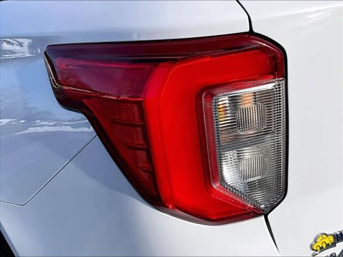 Used 2023 Ford Explorer Limited image 34