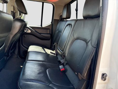 Used 2020 Nissan Frontier PRO-4X w/ Pro-4x Utility Package AWD/4WD image 26