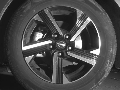 Used 2025 Nissan Sentra SV image 11