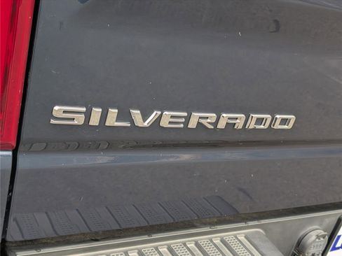 Used 2019 Chevrolet Silverado 1500 High Country w/ Technology Package image 9