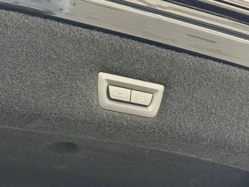 Used 2023 BMW 740i w/ Parking Assistance Package RWD image 41