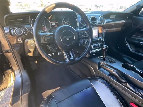 Used 2017 Ford Mustang GT Premium image 5