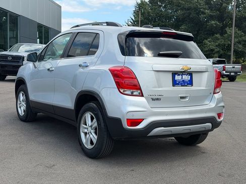 Used 2020 Chevrolet Trax LT w/ Driver Confidence Package AWD/4WD image 4